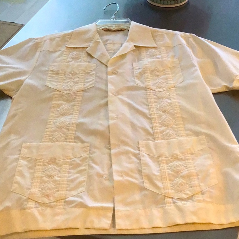 Cuban styled Havanera Co short sleeved shirt SZ small